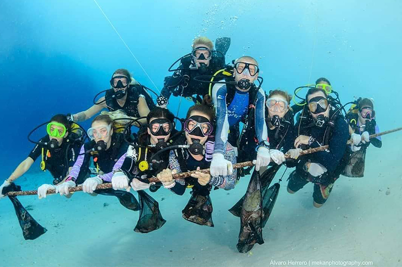 Gili Divers Reef Clean